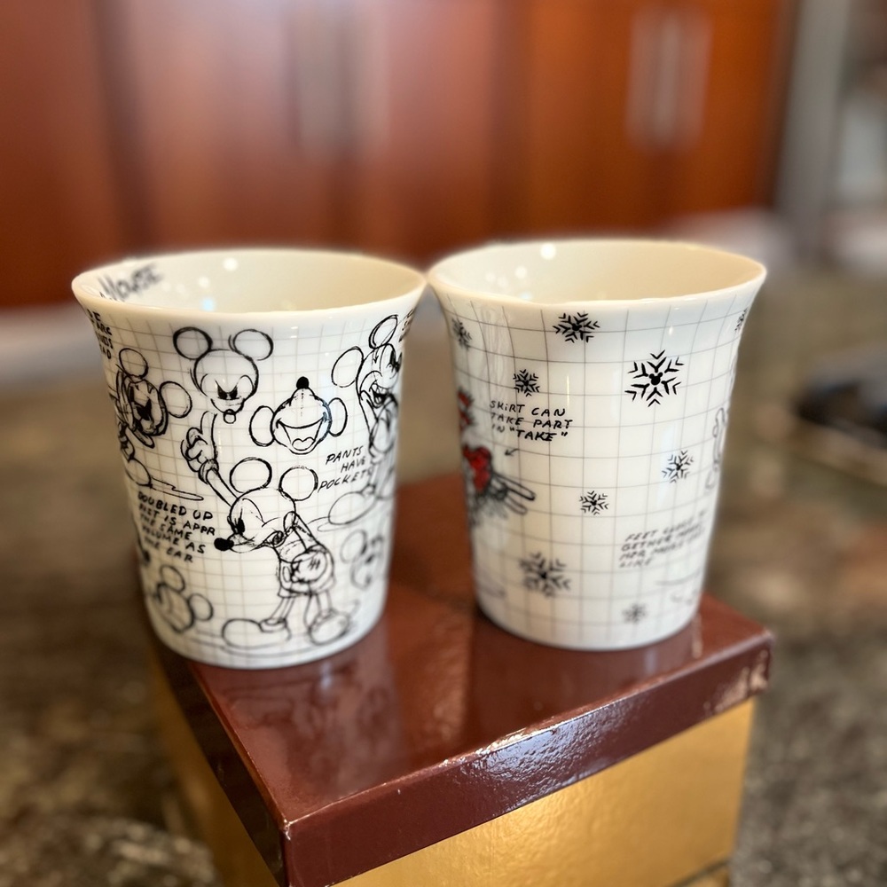 Disney Sketchbook Mugs Set Mickey & Minnie Mouse Ceramic Coffee Tea Cups New OBO - Picture 4 of 16